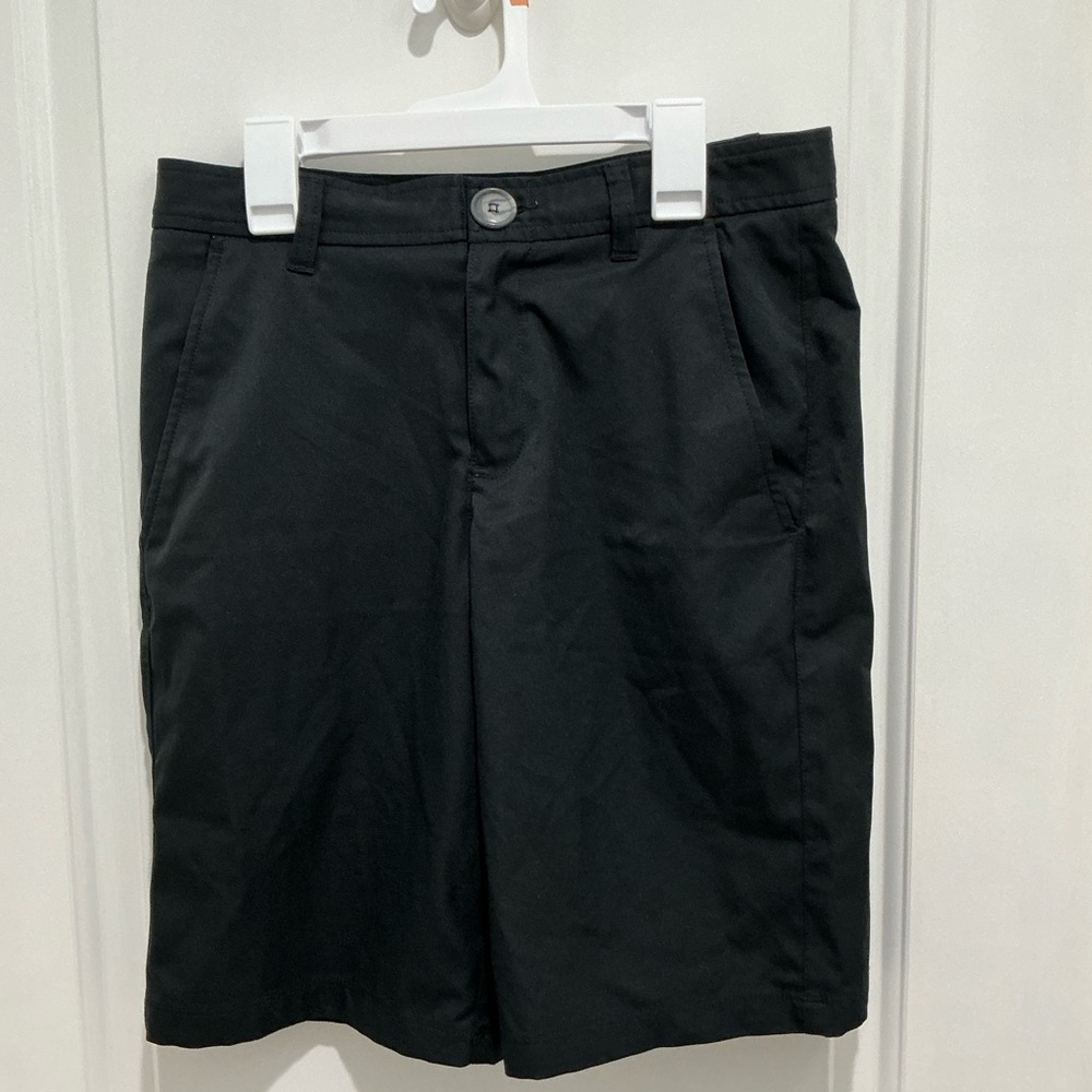 Under Armour Black Boy’s Shorts Tailored Fit, size 16